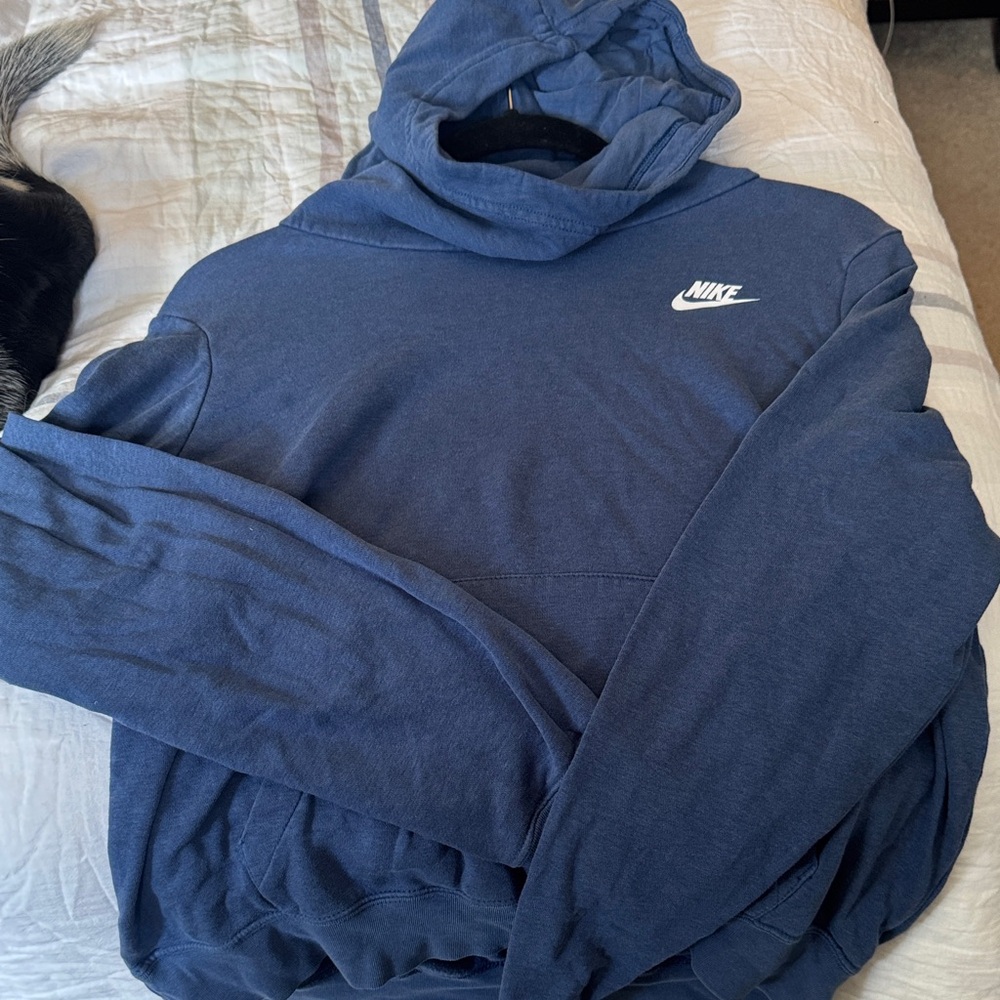 Nike Women’s Navy Sweatshirt